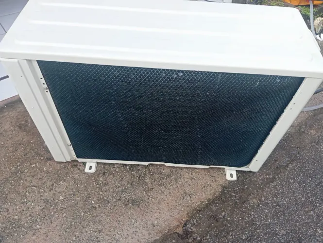 Vende-se ar-condicionado estado de novo 18 BTUs higienizado só no ponto de instalar 