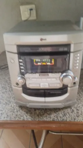 Micro system LG modelo LM-533A