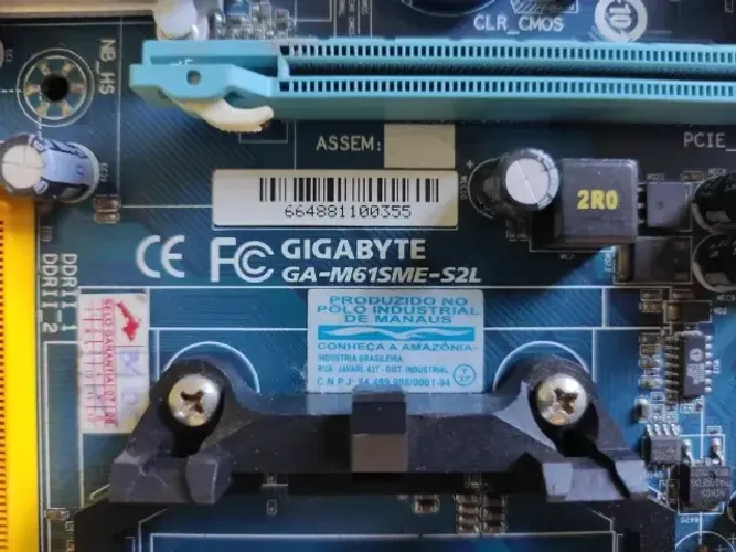Placa-mãe Gigabyte Ga-m61sme-s2l Socket Am2 Ddr2 Sata Pci Ex