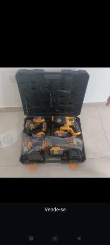 Kits 4 ferramentas e 4 baterias e 2 carregadores