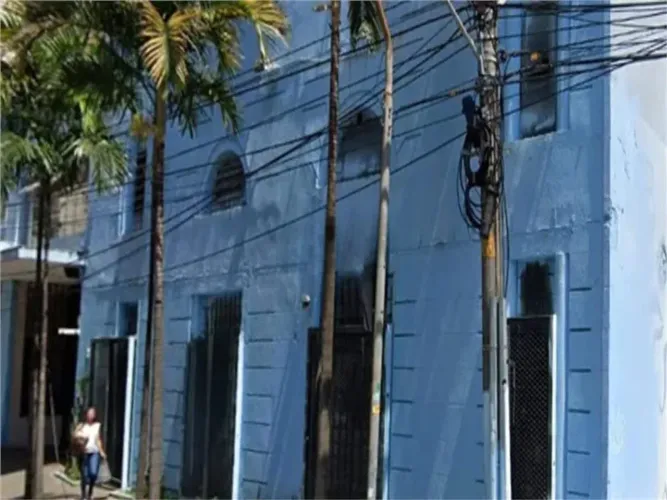 Loja na Rua Martinho Prado, 61 662 m²