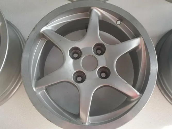 Roda aro 14 Girus GR320 Prata Volkswagen gol 4X100 jogo