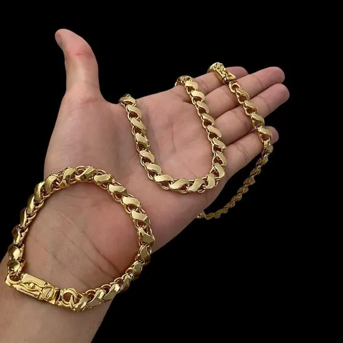 Cordão Banhado a ouro 18k grosso com pingente