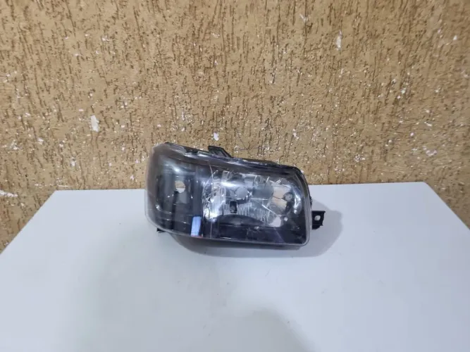 Farol direito Uno / Fiorino 2004/2005/2006/2007/2008/2009/2010/2011/2012/2013