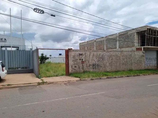 Lote comercial em arniqueiras