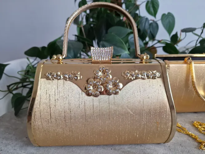 Bolsa da Tailândia de mão e ombro dourada com pedras