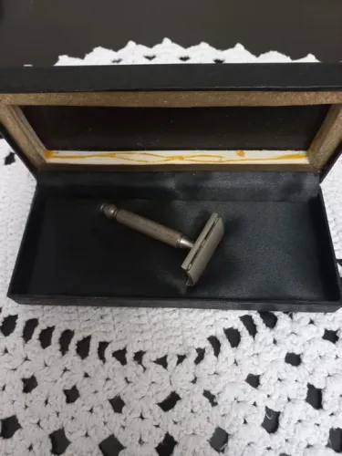 Barbeador Gillette antigo 