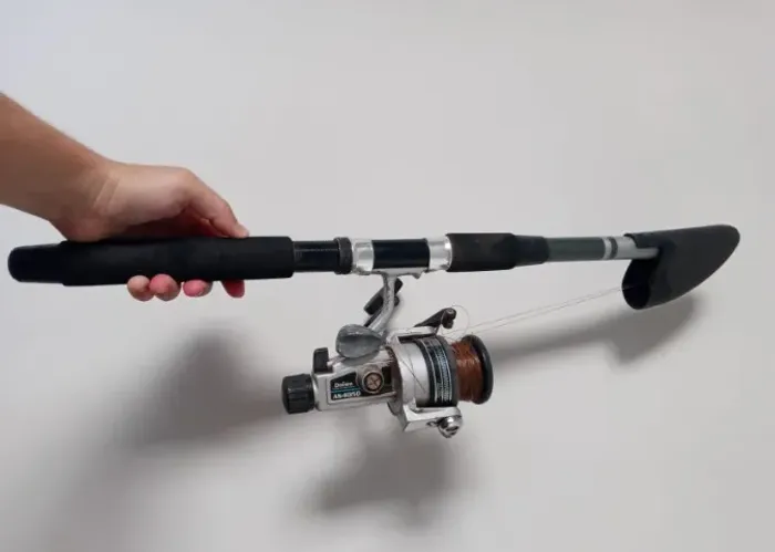 Molinete Daiwa antigo giratório vintage Daiwa AS4050 + Vara de pesca telescópica (brinde)