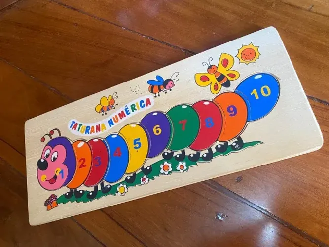 Brinquedo de madeira Centopeia dos números