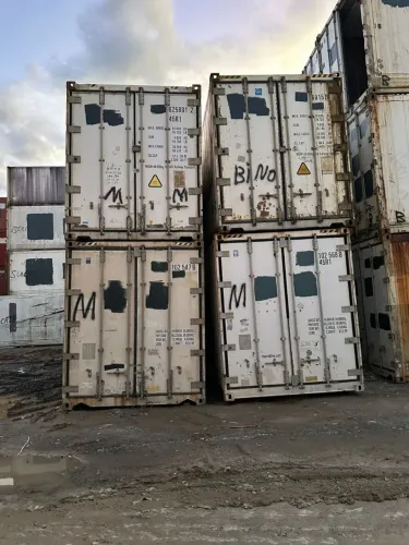 Containers para transporte marítimo e terrestre