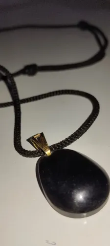 Colar de Resina, cor : preta