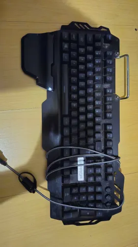 Teclado Gamer Semi-mecanico Metal Warrior Tc210