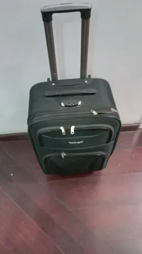 Mala de viagem  preta grande 