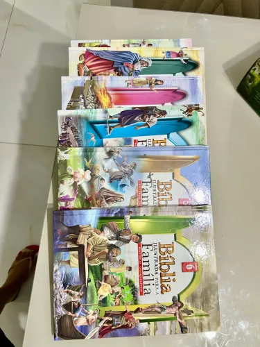 Coleção Bíblia ilustrada da família Box 6 volumes