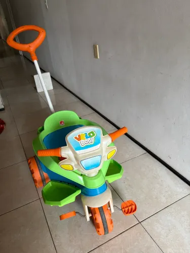 Triciclo Velobaby Bandeirantes
