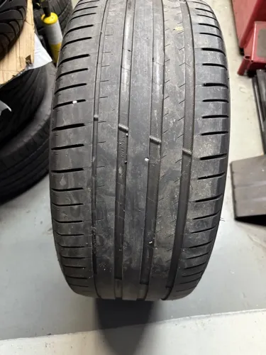 Pneu 265 40 21 Michelin ótimo estado Macan volvo mercedes
