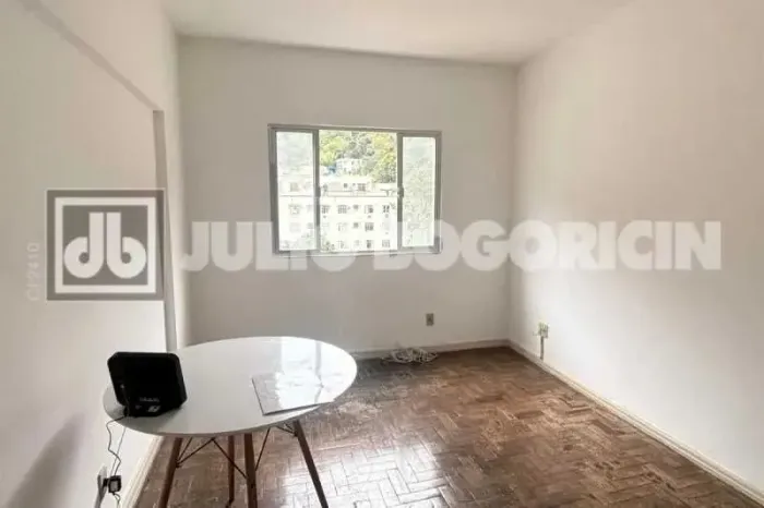 Glória - Apartamento - Padrão - Residencial - 62 m² - 1 quarto; 1 suíte - dependência de e