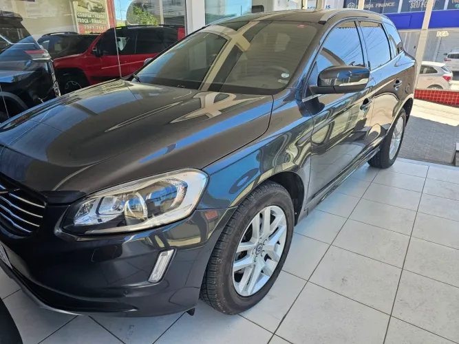 Volvo XC-60 XC 60 D-5 Momentum 2.0 AWD Diesel 5P 2017