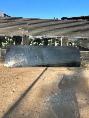 Chapa de ACM (Lote) + estrutura metálica 