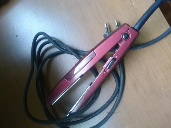 Mini Chapinha CONAIR vapor vermelha