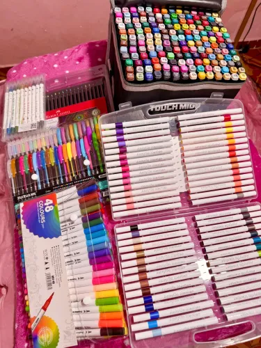 Vendo minha coleção de canetas marcadoras nunca usado