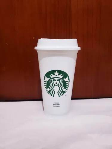 Copo Starbucks reutilizável