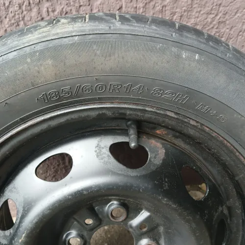 Vendo estepe de carro montada 4x100 peu 185/60 R14