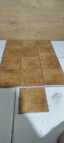 Azulejo 20x20 couro dourado