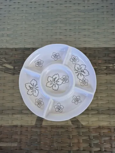Godê de plástico em formato de flor com 5 cavidades
