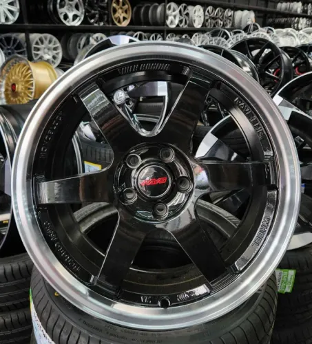 Jogo de rodas Rays TE37 aro 18 Furação 5x112