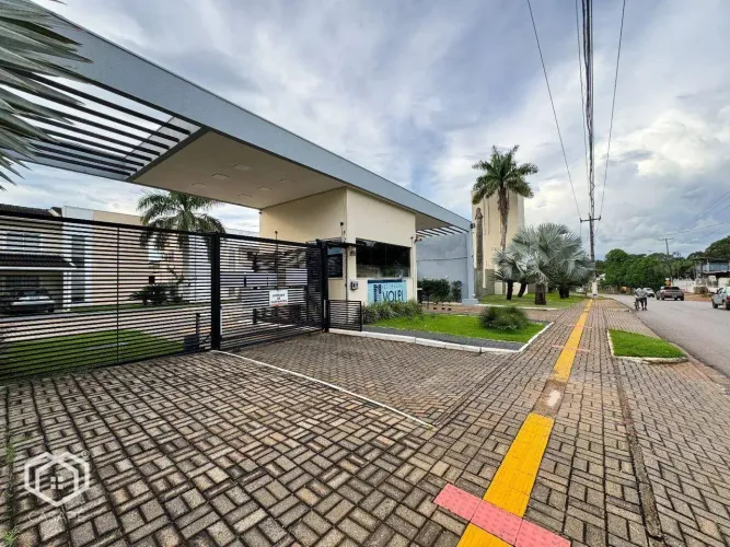 Sobrado com 3 dormitórios para alugar, 173 m² por R$ 4.067,22/mês - Triângulo - Porto Velh