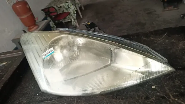 FAROL FOCUS L.E.  ANO 2005