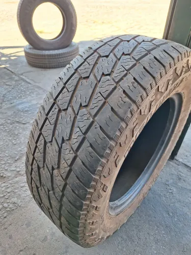 Pneu 275 65 18 Delinte (seminovo)