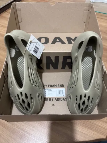 Yeezy Foam Runner Stosal