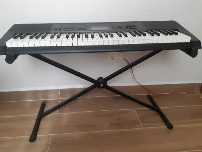 Teclado Casio CTK-2200 - 61 Teclas - Super conservado