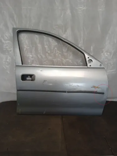 Porta Dianteira Direita Chevrolet Corsa Super 2001 02 03 04 Prata