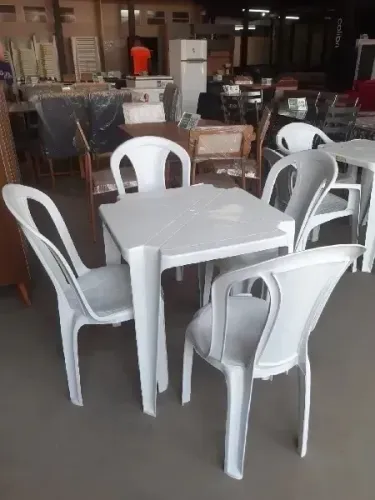 Mesa de Plastico Cabo Alpha - Temos Branco e Preto
