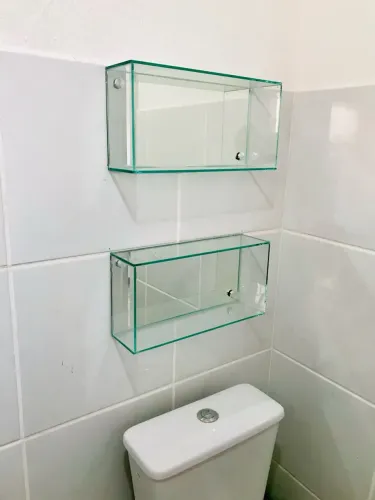 Prateleira de vidro para banheiro