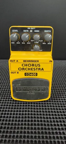Pedal Behringer Chorus Orchestra CO600 (aceito trocas)