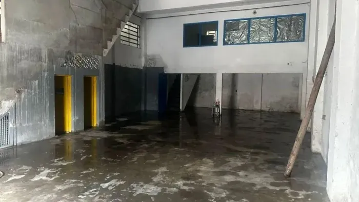 Galpão à venda em Osasco, Jardim Veloso, com 680 m²