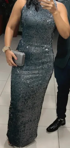 Vestido longo de paetês chumbo