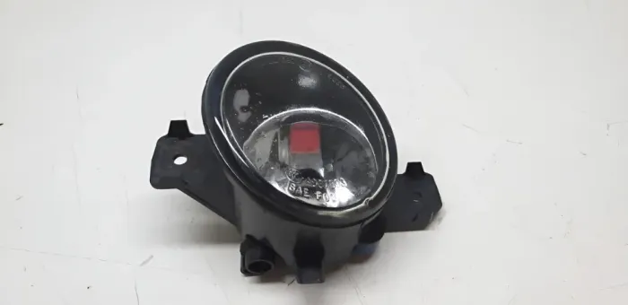 Farol Milha Lado Esquerdo Nissan Sentra 2014 15 16 17 2018 Bicolor (Usado)