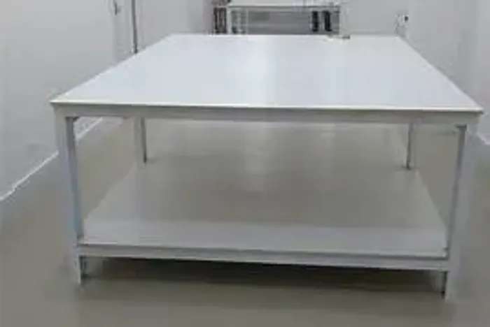 Mesa de Corte Industrial  Para roupa 4mt por 2,5metros  Semi nova e Ótimo Estado
