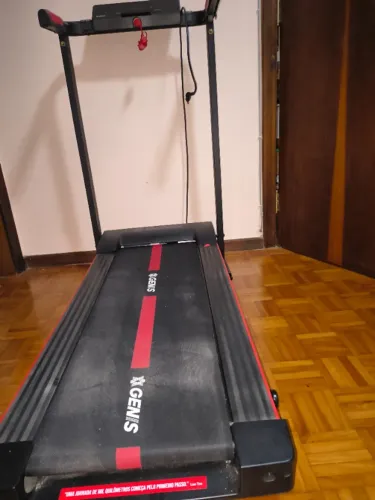 Vende-se Esteira Ergométrica nova