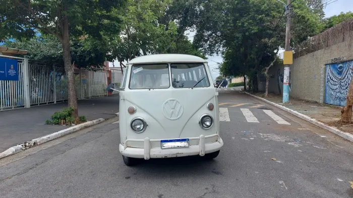 Volkswagen Kombi Standard/ Luxo/ Serie Prata 1975