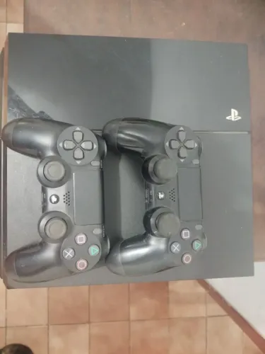 PS4 FAT **Leia o anuncio** SSD 1Tb ou sem SSD/HD com ou sem jogos 2 controles 1 com drift