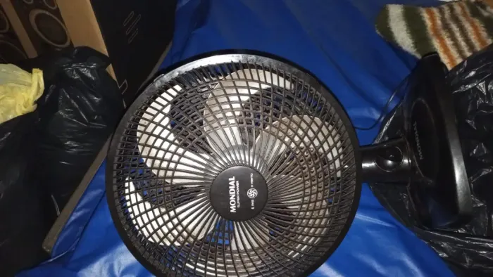 Vende se um ventilador