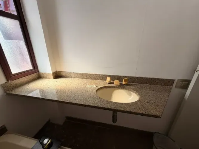 Conjunto Banheiro Celite Creme/Marfim Completo - Vaso + Bidê + Banheira + Bancada