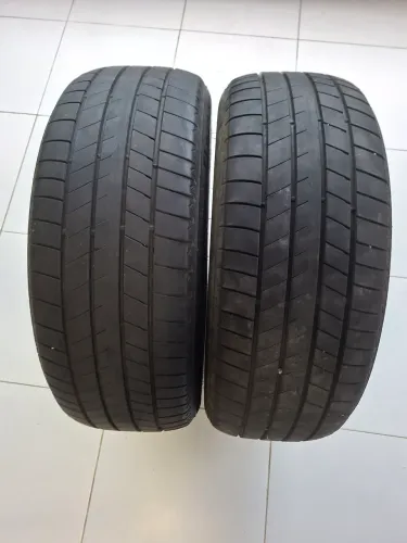 Pneus para automoveis Bridgestone 235/55r18 super novos