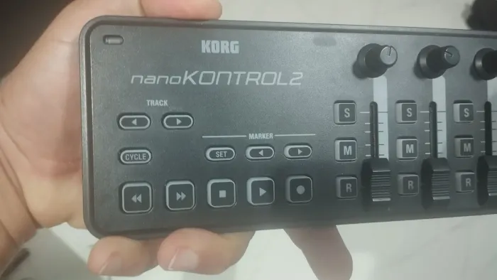 Controlador Usb Midi Korg Nanokontrol 2 Preto
